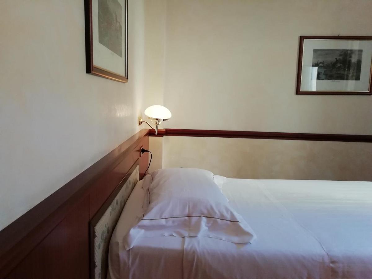 Phi Hotel Dei Medaglioni Correggio Exterior photo