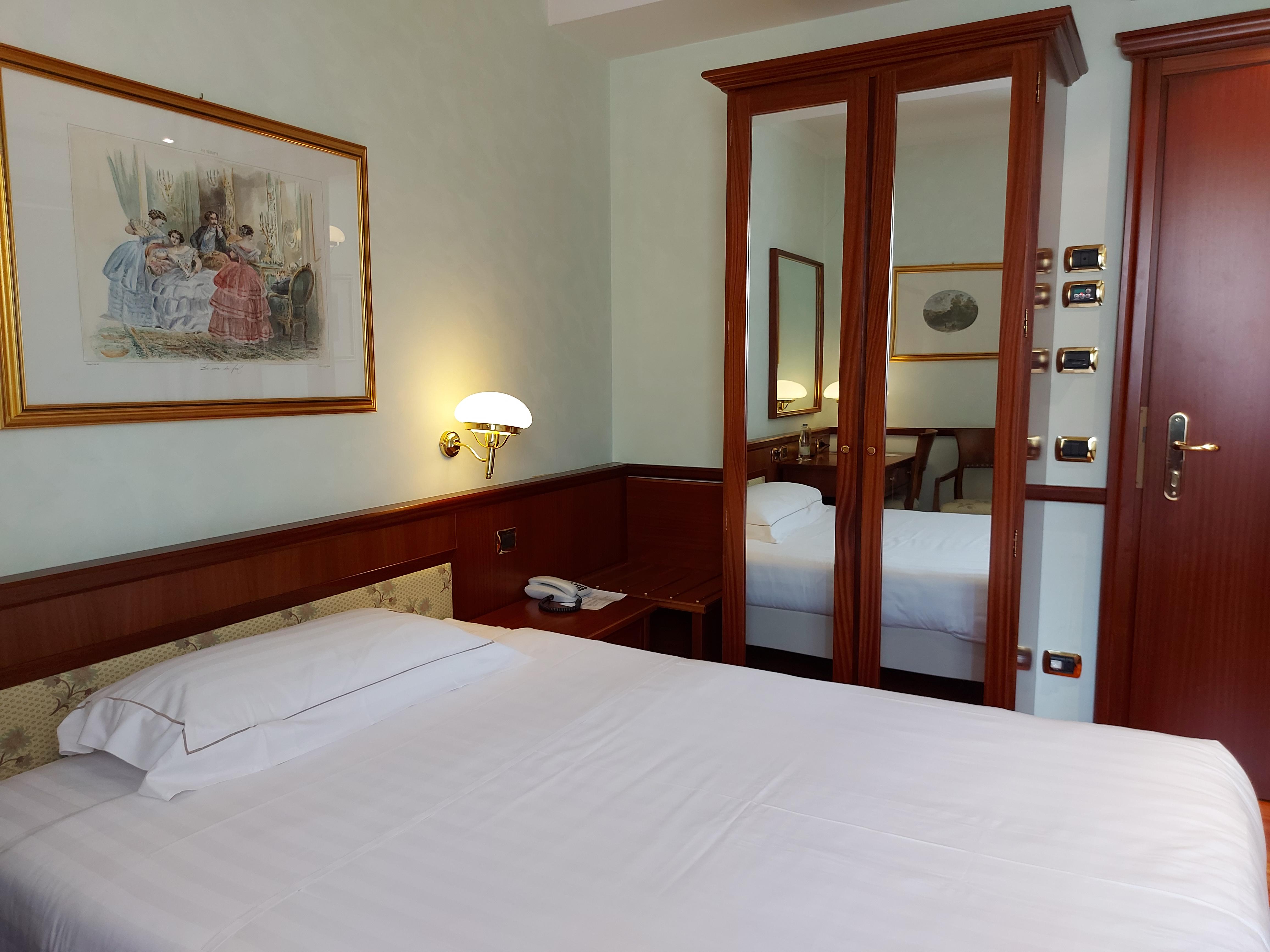 Phi Hotel Dei Medaglioni Correggio Exterior photo