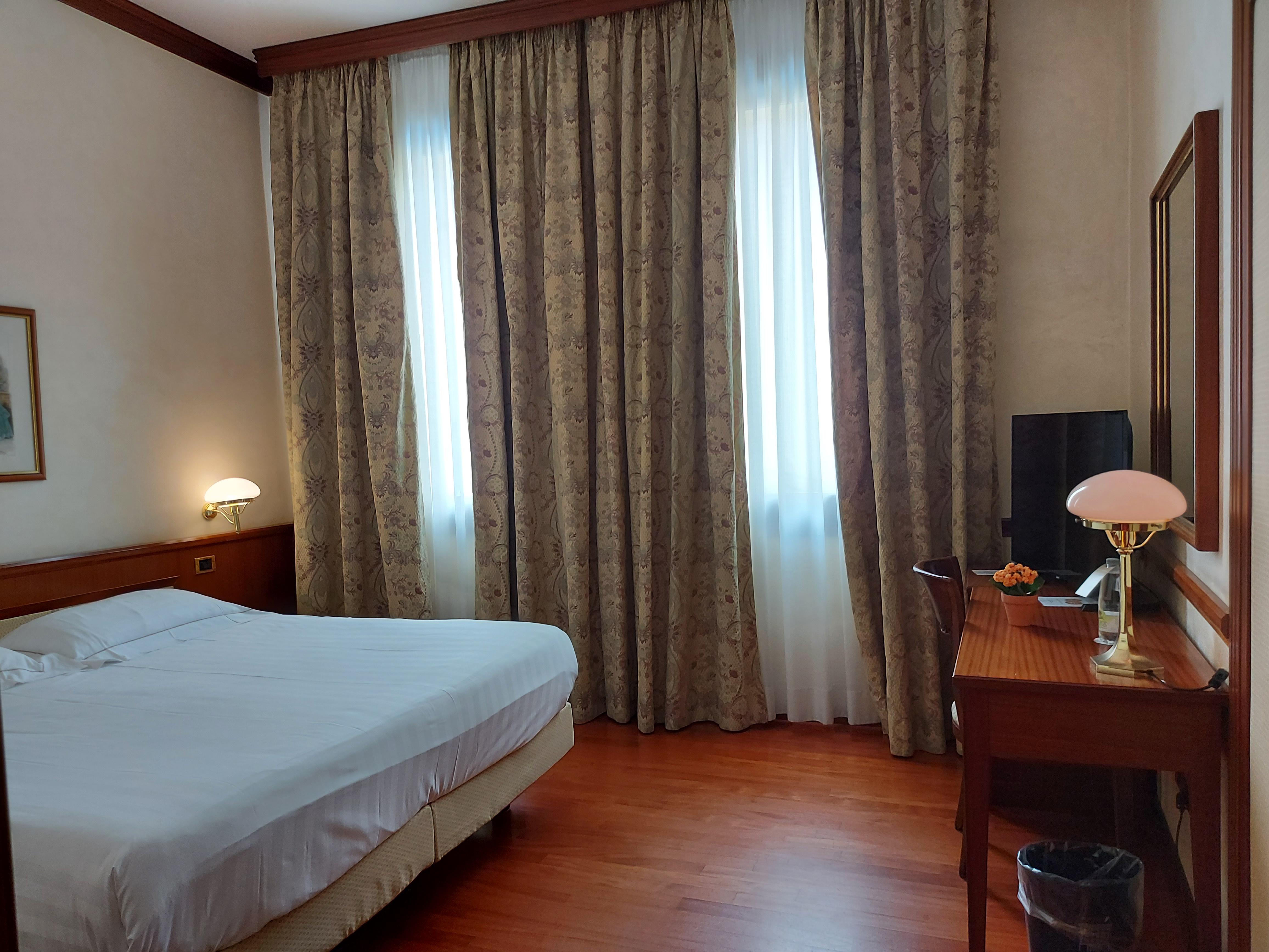 Phi Hotel Dei Medaglioni Correggio Exterior photo
