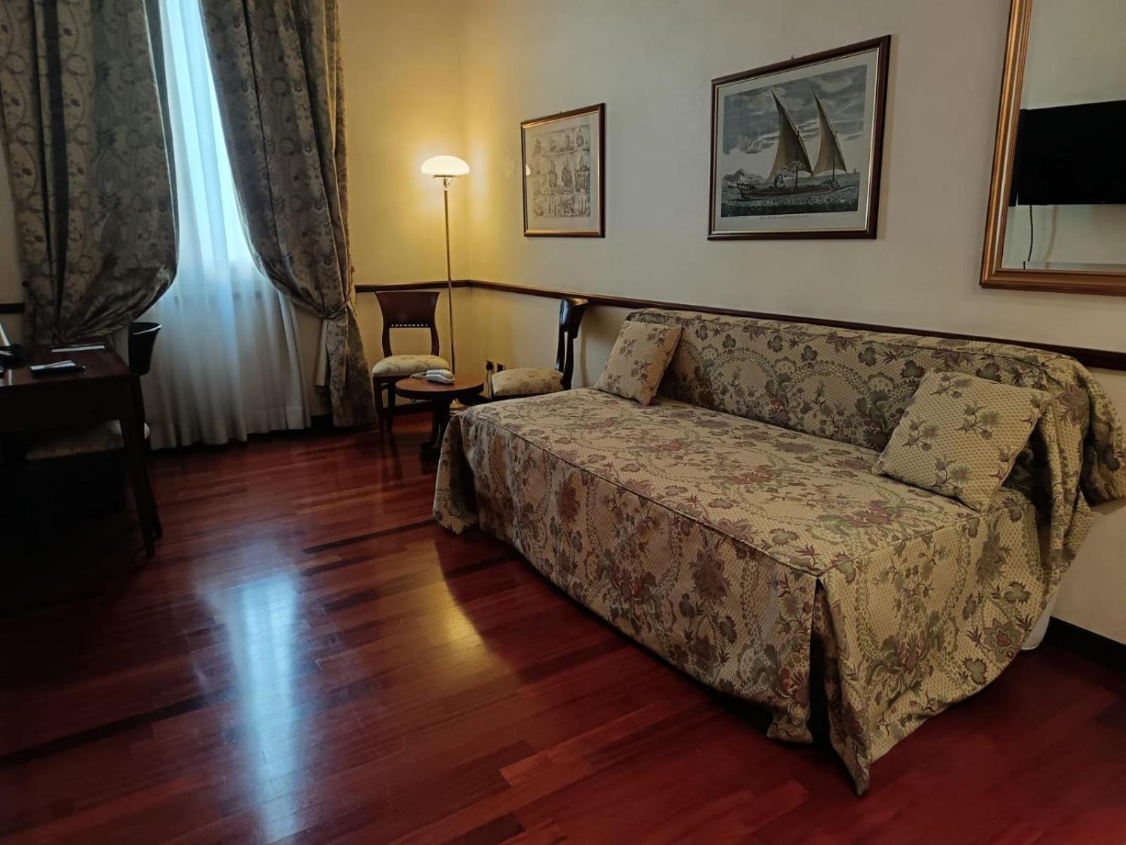 Phi Hotel Dei Medaglioni Correggio Exterior photo