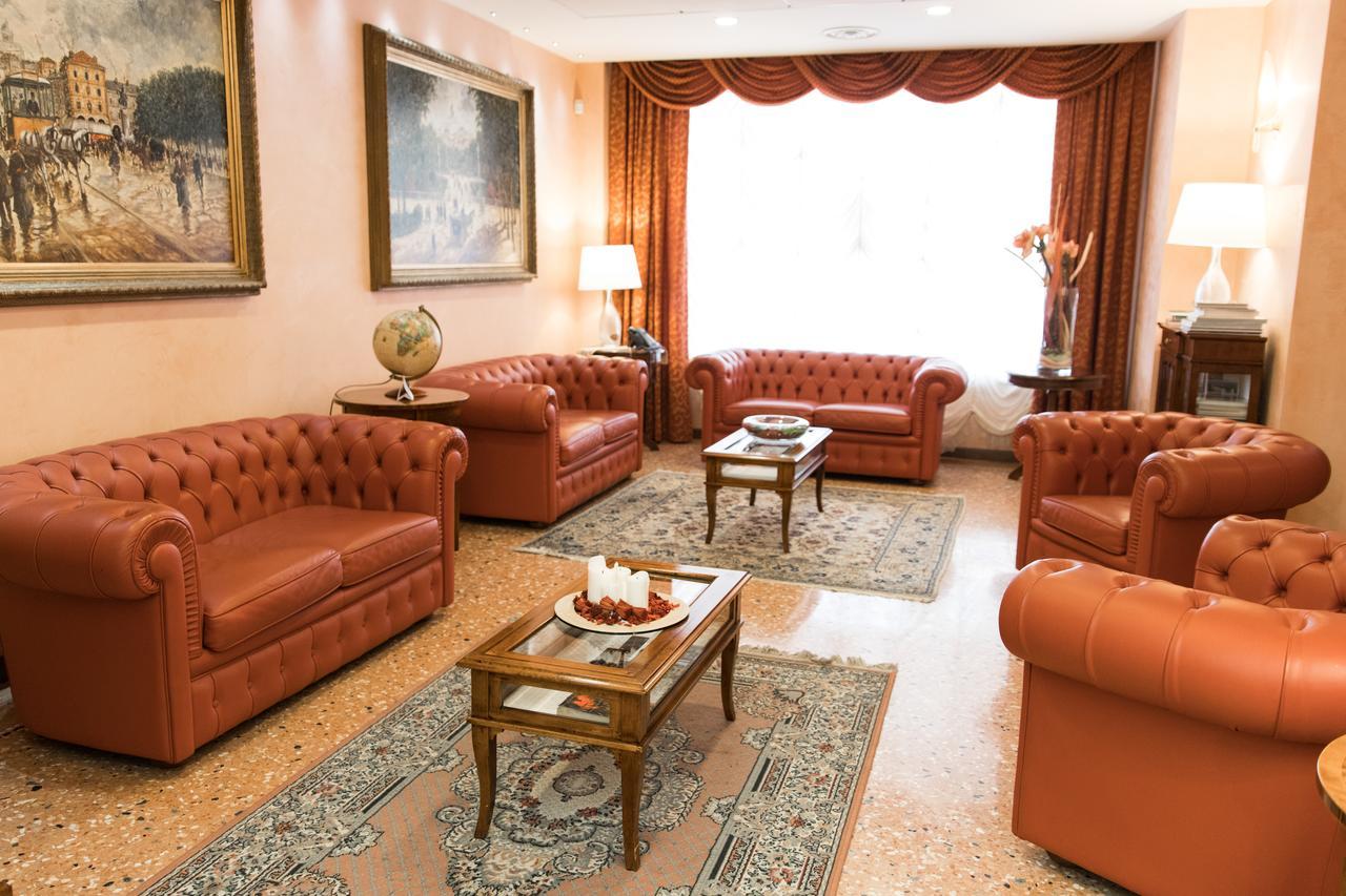Phi Hotel Dei Medaglioni Correggio Exterior photo