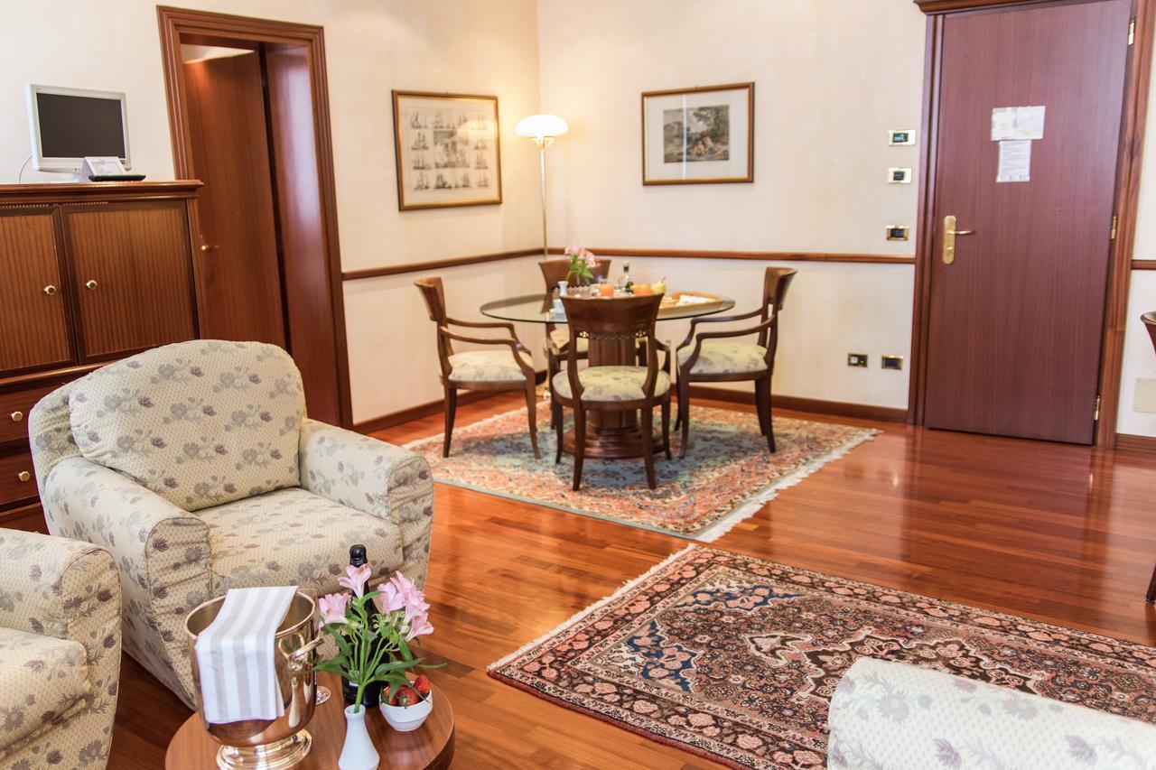 Phi Hotel Dei Medaglioni Correggio Exterior photo